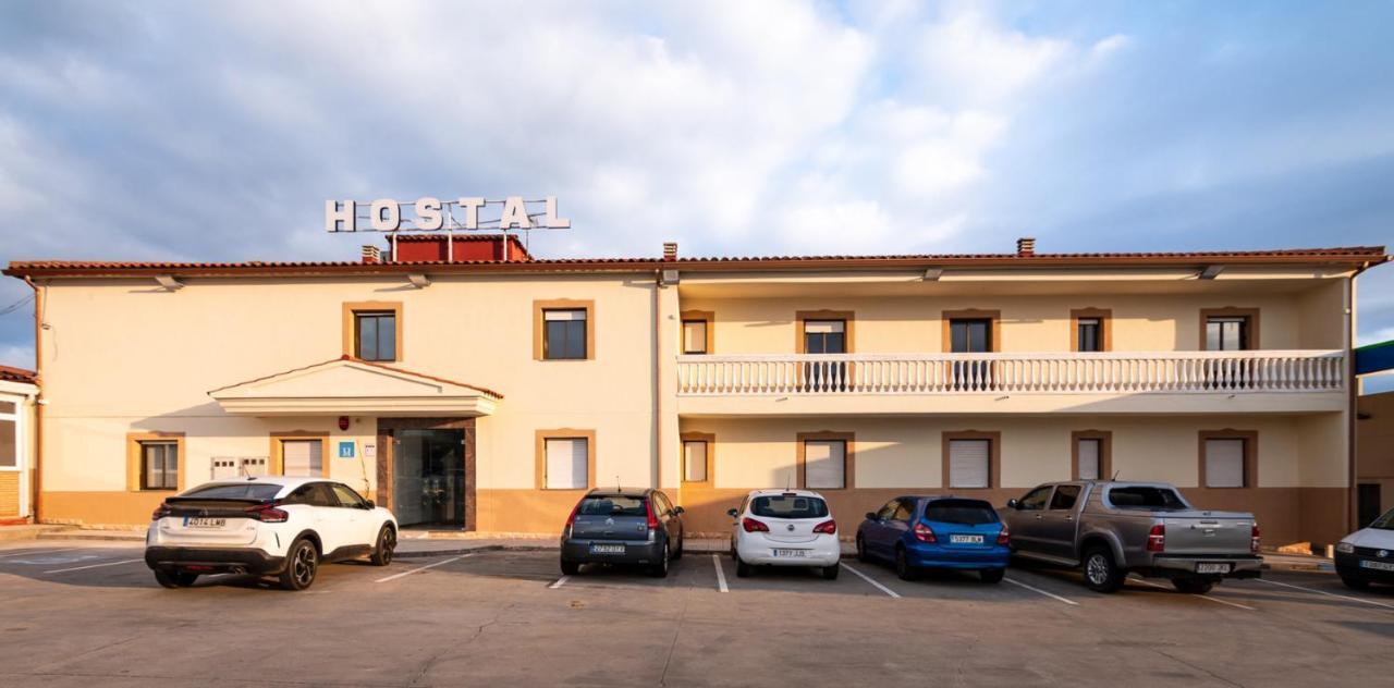 Hostal Vinuela San Pedro de Merida Exterior photo